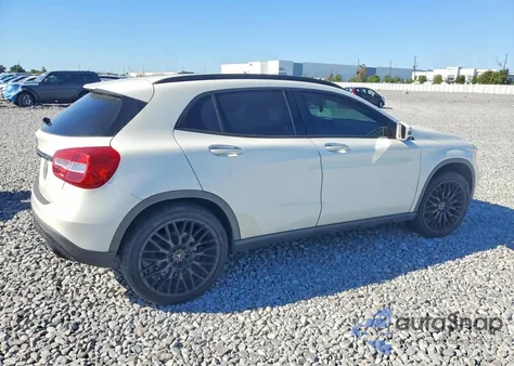 2015 Mercedes-Benz Gla 250 z USA, uszkodzony, nr VIN WDCTG4EBXFJ185441